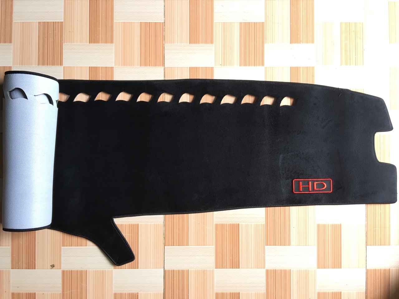 Thảm Lót Taplo Xe Tải Hyundai HD75s 3,5 Tấn